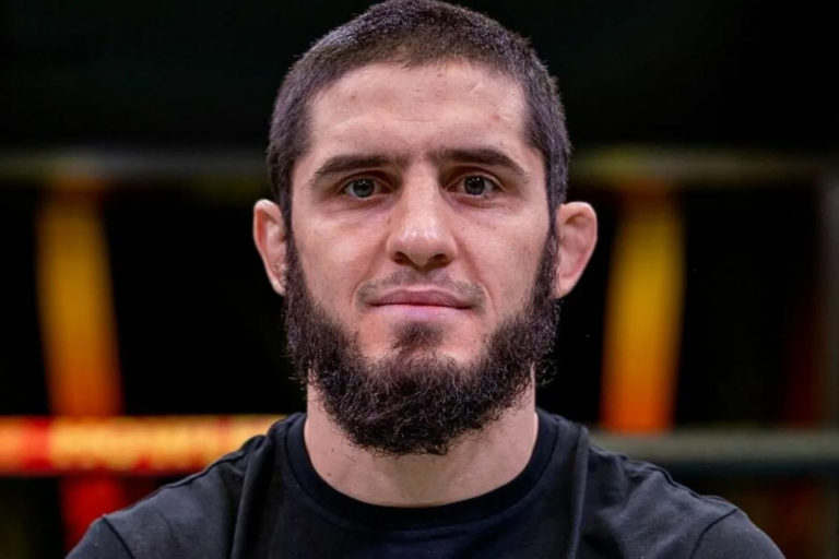 Ислам Махачев номинирован в категории «Боец года» на премию World MMA Awards