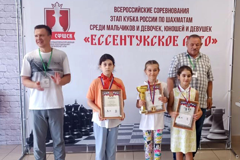 Школьница из Дагестана выиграла Кубок России по шахматам
