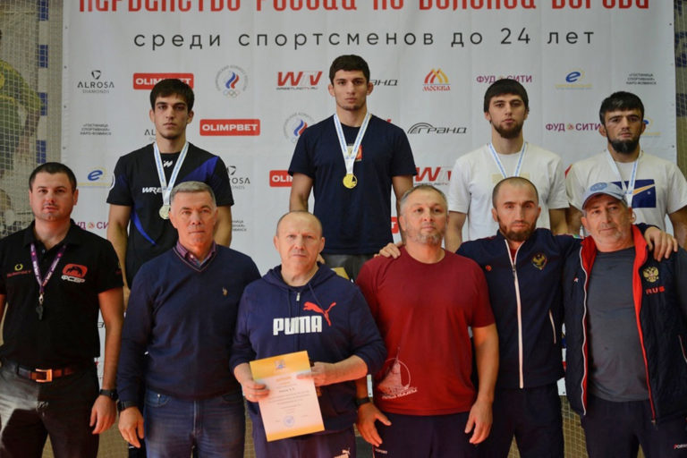 Сборная Дагестана по вольной борьбе – сильнейшая на молодежном чемпионате России