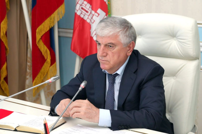 «За мной народ»