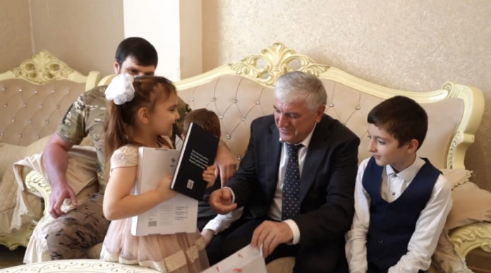 60E7ACF1-B441-4786-BFD6-0A956FAE7673