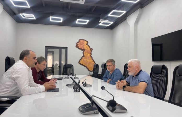 C8C9B124-E962-491D-A792-559C06C50087