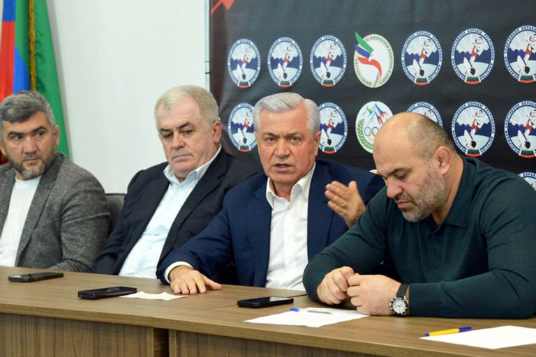 Омар Муртазалиев предложил программу развития борьбы в Дагестане