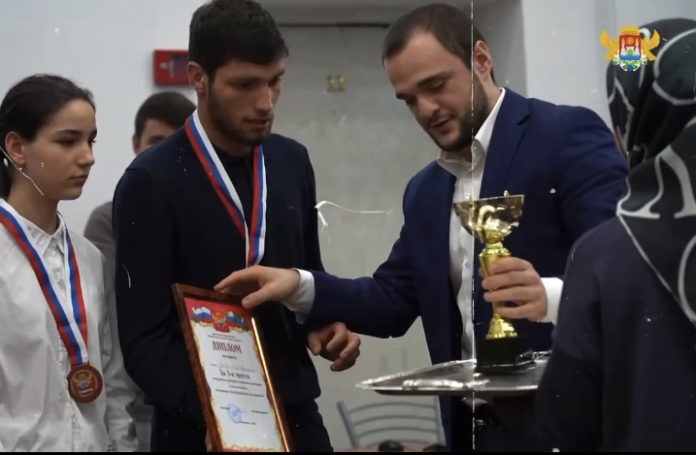 19C0F7E7-F437-4D07-8E52-7450945EB751