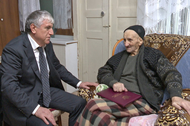 Юсуп Умавов поздравил ветерана войны со 103-летием