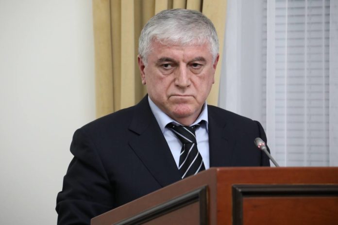 7200C513-E5A5-4257-A582-D6B282EB0D31