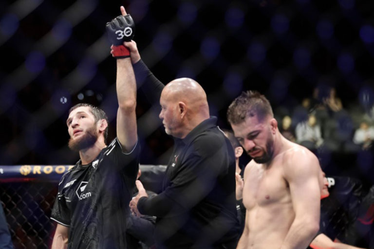 Тагир Уланбеков и Шамиль Газиев одержали победы на UFC 296
