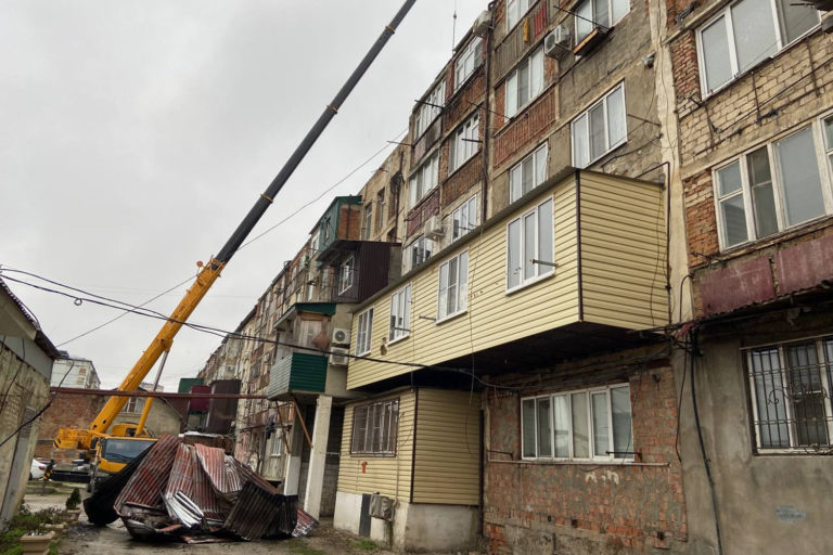 В Махачкале идут работы по восстановлению пострадавшего от пожара дома