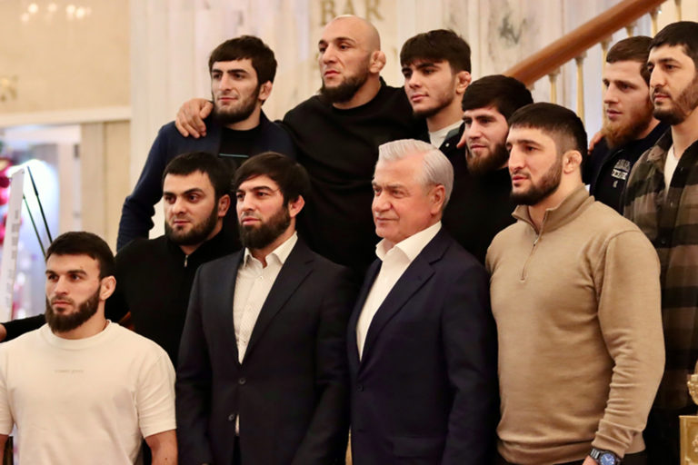 Омар Муртузалиев поощрил дагестанских победителей и призеров Евро – 2024