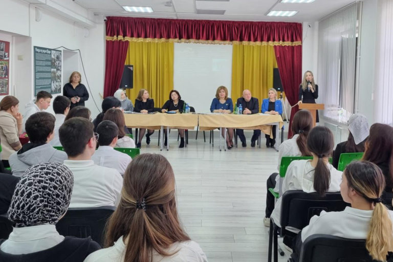 Депутаты рассказали учащимся о вреде наркотиков