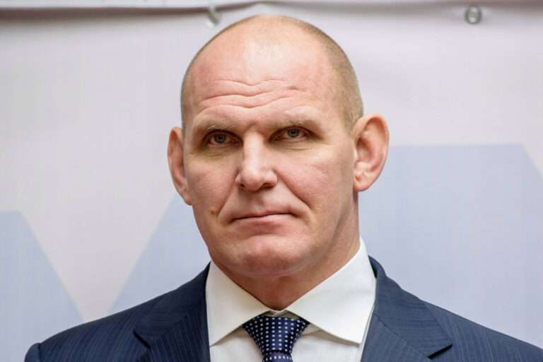 Карелин заявил, что российские атлеты должны ехать на Олимпиаду