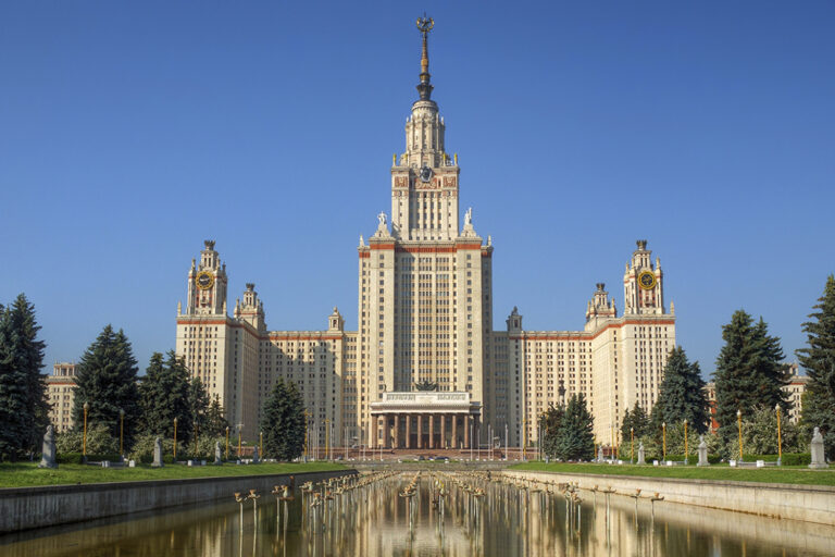 О разрушении устоев образования и науки на кафедре