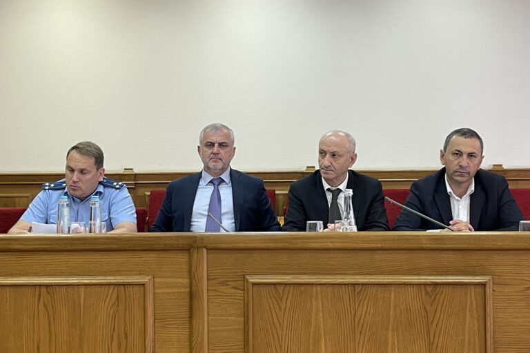 В Махачкале прошла сессия городского Собрания депутатов