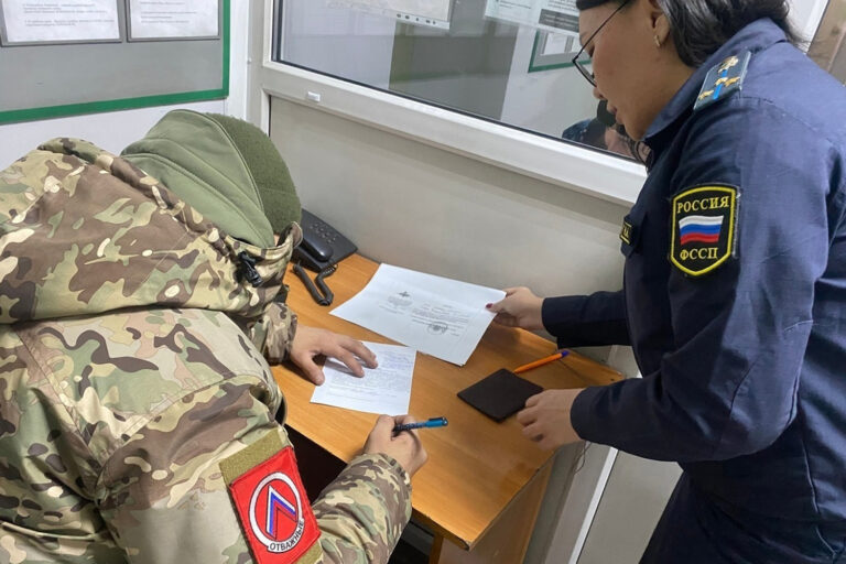 О приостановлении исполнительных производств в отношении лиц, принимающих участие в СВО