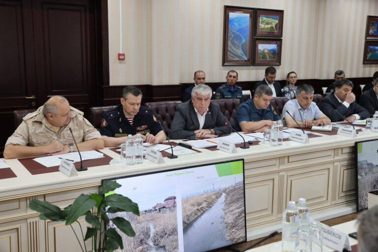 Мэр Махачкалы принял участие в заседании Комиссии по чрезвычайным ситуациям РД