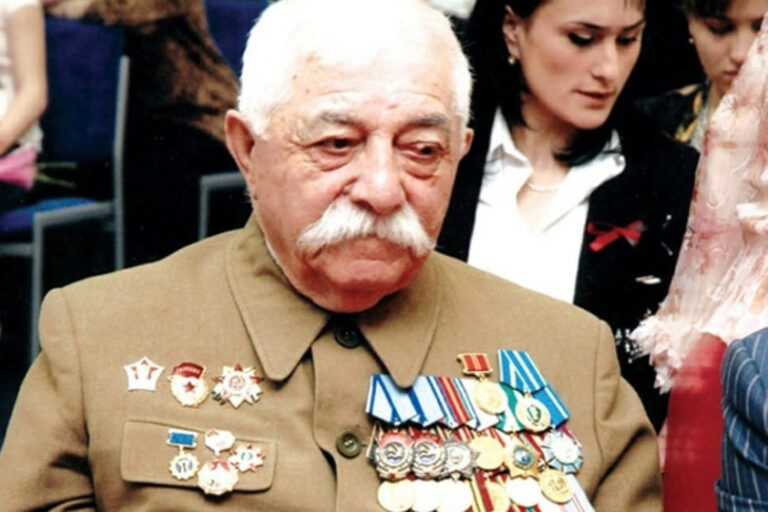 И до сих пор былые ноют раны…