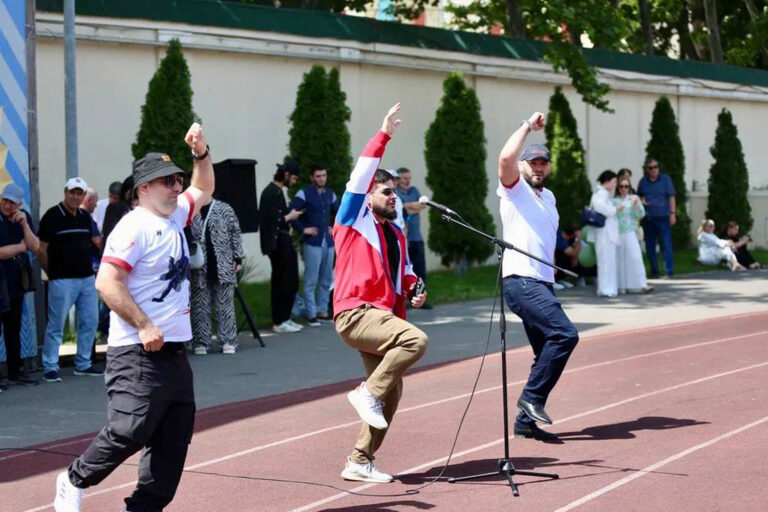 «Зарядка с чемпионом»