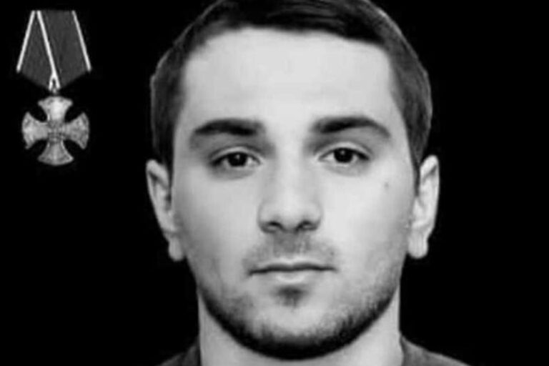Настоящий герой тот, кто встает, даже когда не может
