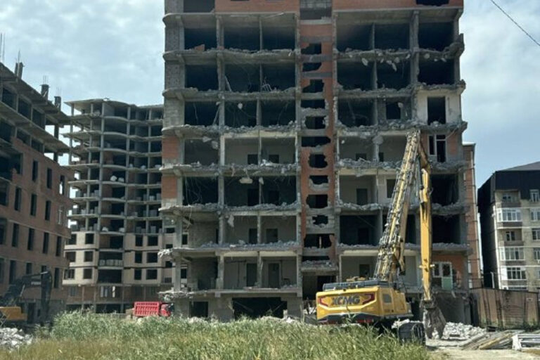Многоэтажное строение признано незаконным