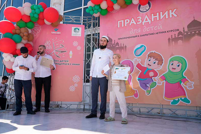 В Центральной джума-мечети Махачкалы успешно завершились детские летние курсы