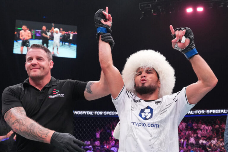 Умар Нурмагомедов и Шара Буллет победили на UFC Fight Night
