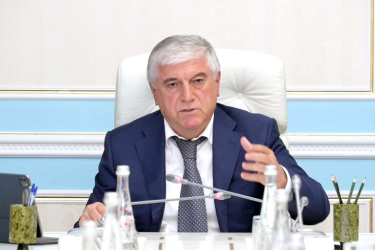 «Моих родственников в мэрии нет!»