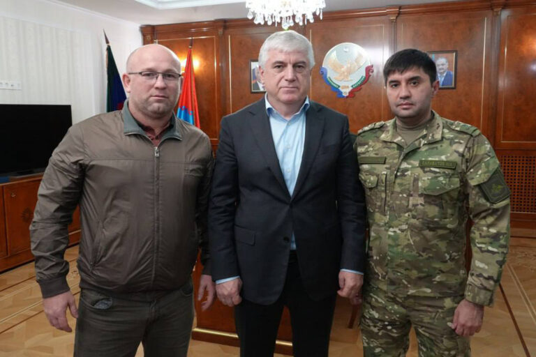Махачкалинцы, подписавшие контракт с Минобороны России, получат единовременную выплату в размере 1 млн 200 тысяч рублей