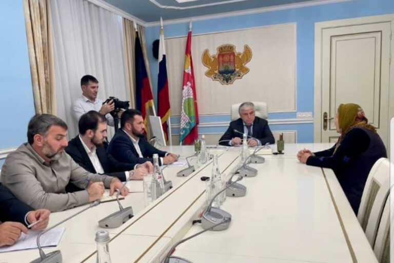 Юсуп Умавов рассмотрел обращения махачкалинцев