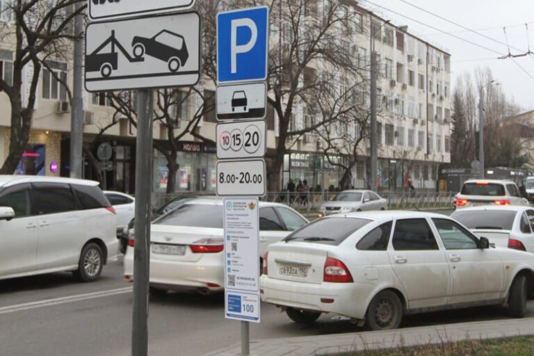Платные парковки возобновили работу: пока без нововведений…