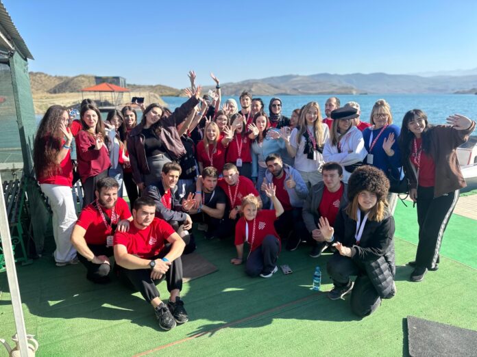 ed707240-a2f8-4b4f-a35a-657efd57175a