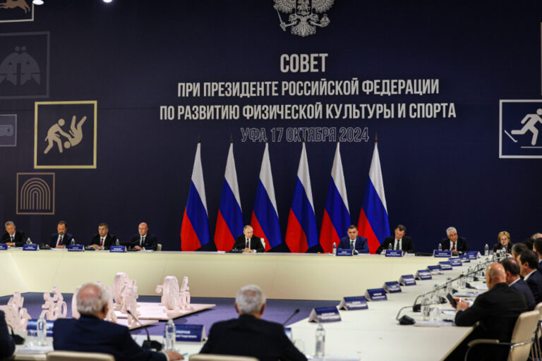 Путин потребовал сделать бесплатными занятия спортом для детей из многодетных семей