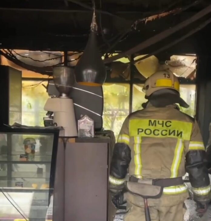 взрыв в кафе