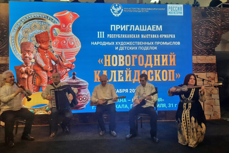 Праздничные поделки на «Новогоднем калейдоскопе»
