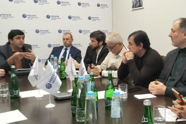 Как пресс-клуб распутывал энергетические сети…