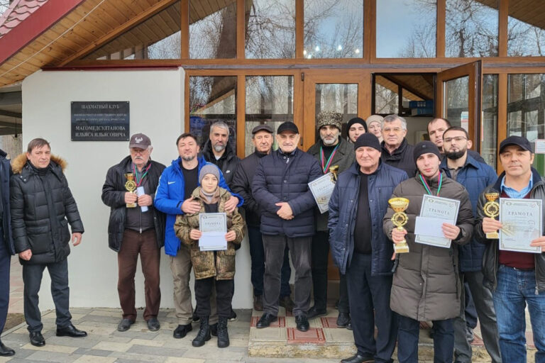 Шахматному клубу в Махачкале присвоили имя И. Магомедсултанова