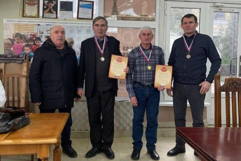 Шашки — спортивная игра