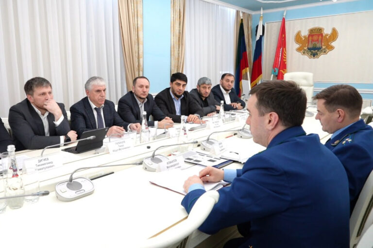 Юсуп Умавов и Руслан Ляпин обсудили снос незаконных построек