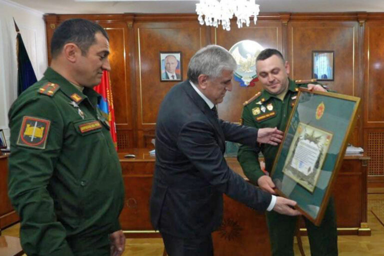 Юсуп Умавов встретился с военнослужащими