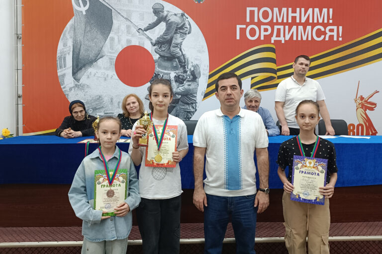 В Махачкале прошел 2-й этап Кубка Дагестана по рапиду среди детей до 9 и 13 лет