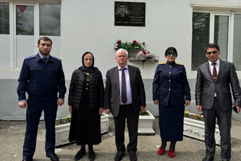 Чтим память героев