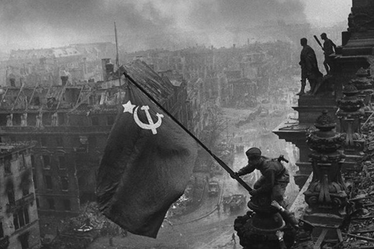 Он первым водрузил Знамя Победы