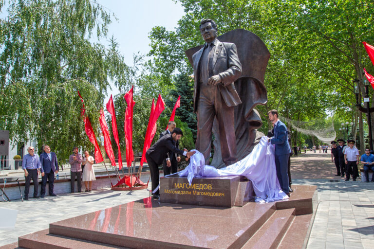 Вернулся в столицу