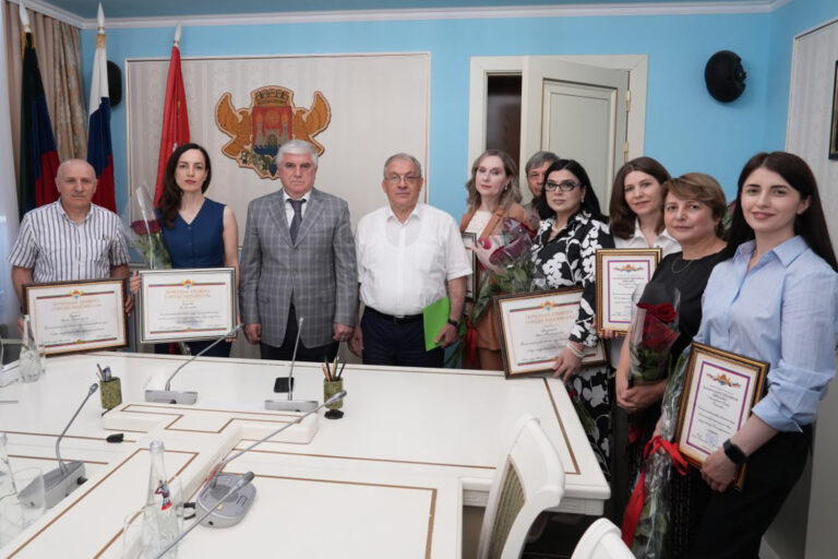 Юсуп Умавов встретился с медиками