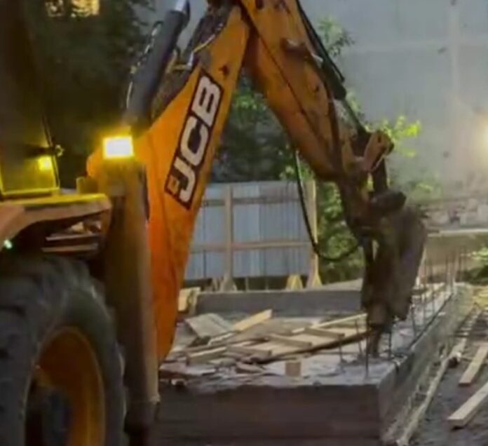 снос объекта....