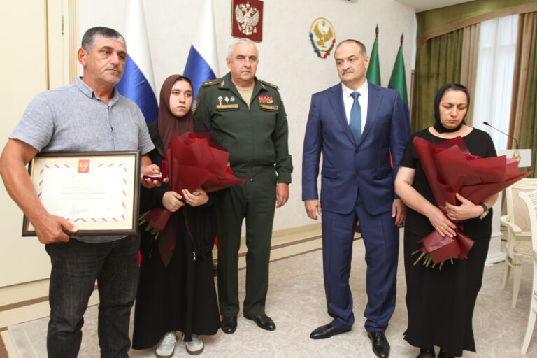 Подполковник и Герой – в 27…