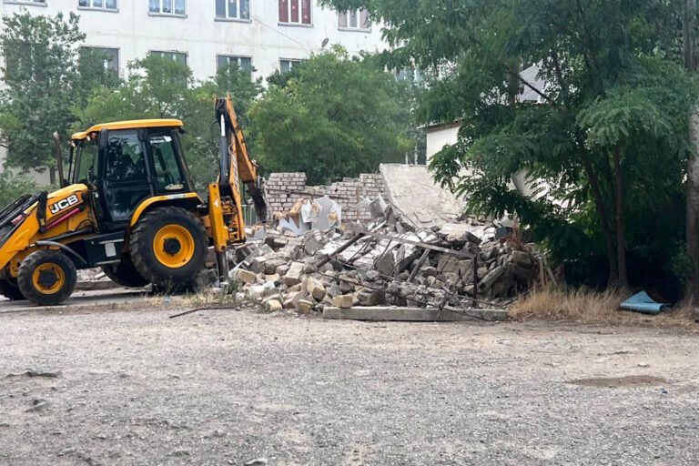 Снесли незаконную постройку