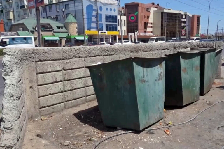 Салавов потребовал комплексного подхода к ТКО