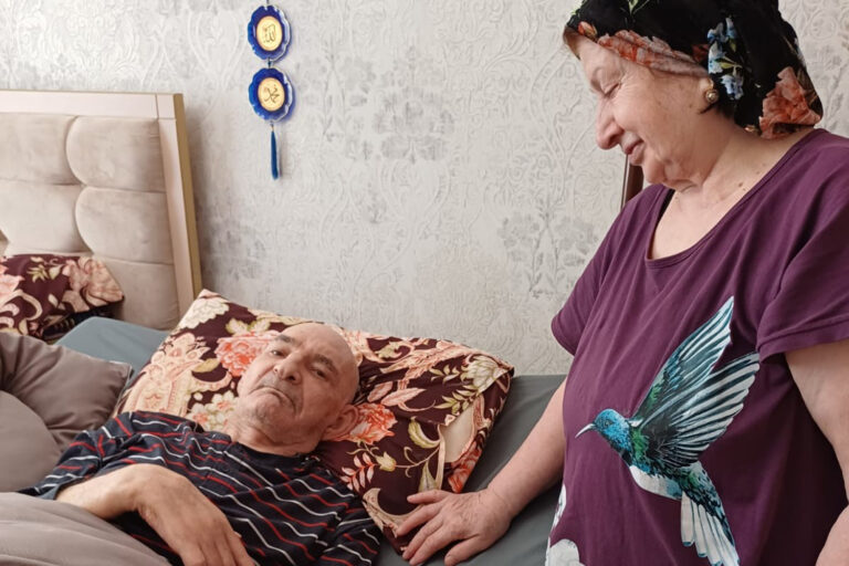 Родители бойца взяты  под шефство поликлиники