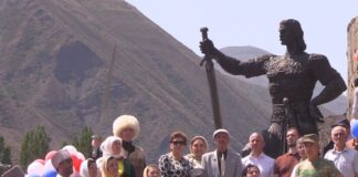 Памятник Шарвили открыли в Южном Дагестане