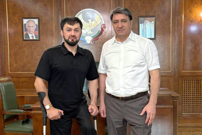 Джамбулат Салавов встретился с паралимпийцем Шехсаидовым